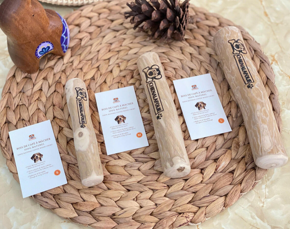 Assortiment de batons de bois de cafe ecologiques Chienalafolie