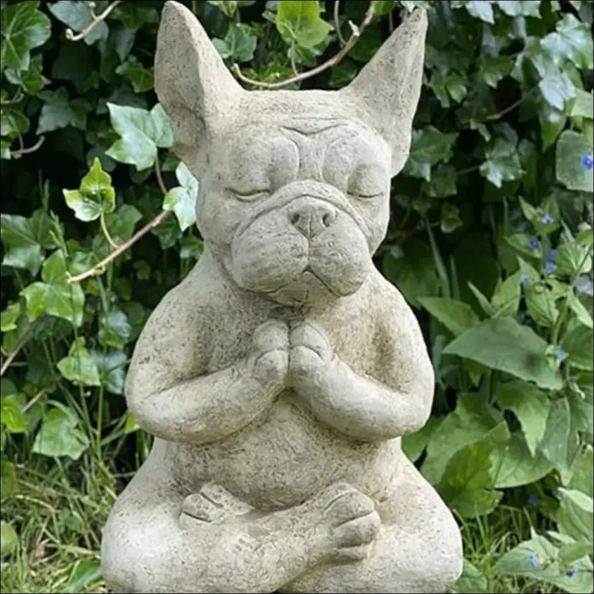 Statue Méditative De Bouledogue En Résine - CJJT122353701AZ - Décorations - Chienalafolie